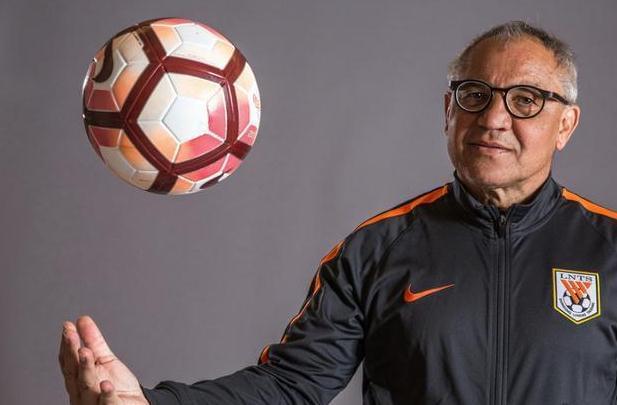 篮球公开赛焦点战：西城雄狮队翻盘滇池雷豹队，外线火力全开。保级形势悄然变化的简单介绍