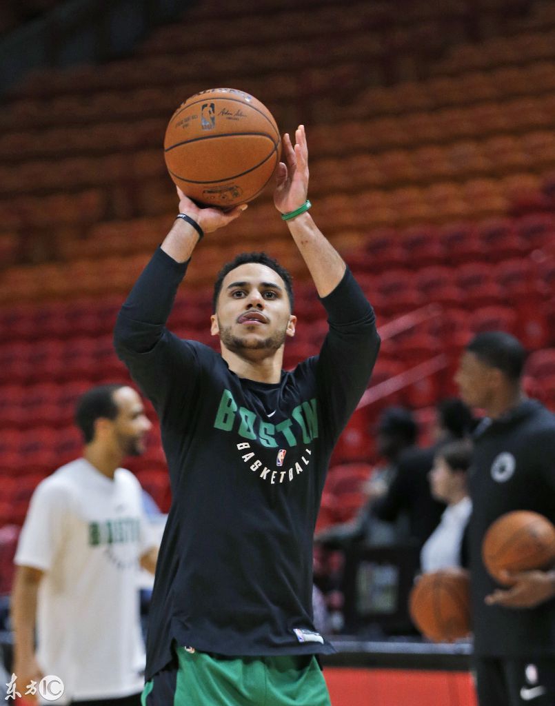 星空体育-塔图姆迎来五赛季高光表现，C9球迷沸腾！的简单介绍